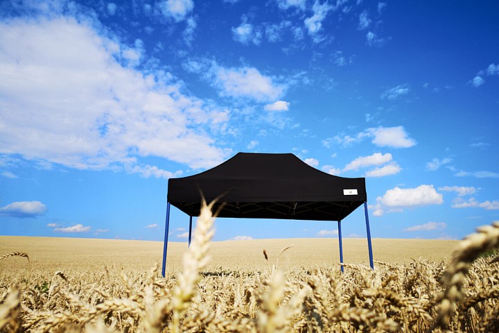 Prodam zložljiv šotor 3x3m